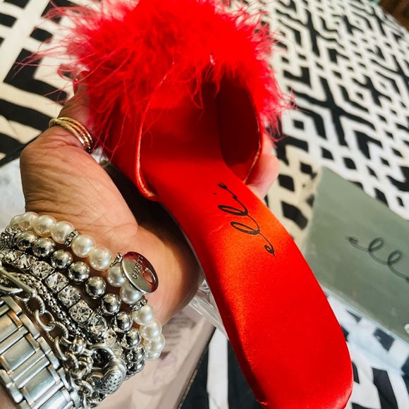 Sexy Boudoir Elegant high heeled furry Slippers. Worn just once indoors/ photos - Picture 4 of 8